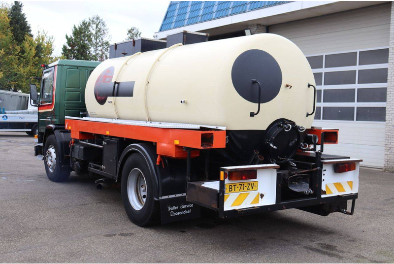 Scania P82 CG13 - Box truck: picture 3 Scania P82 CG13 - Box truck: picture 3