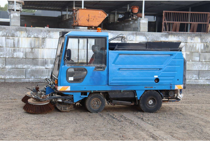 Schmidt SK152S - Road sweeper: picture 1 Schmidt SK152S - Road sweeper: picture 1