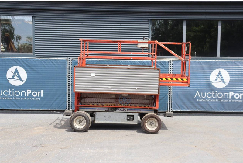 Skyjack SJ III - 6832 - Scissor lift: picture 2 Skyjack SJ III - 6832 - Scissor lift: picture 2