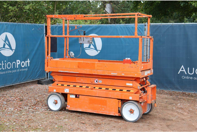 Skyjack SJ3220 - Scissor lift: picture 3 Skyjack SJ3220 - Scissor lift: picture 3