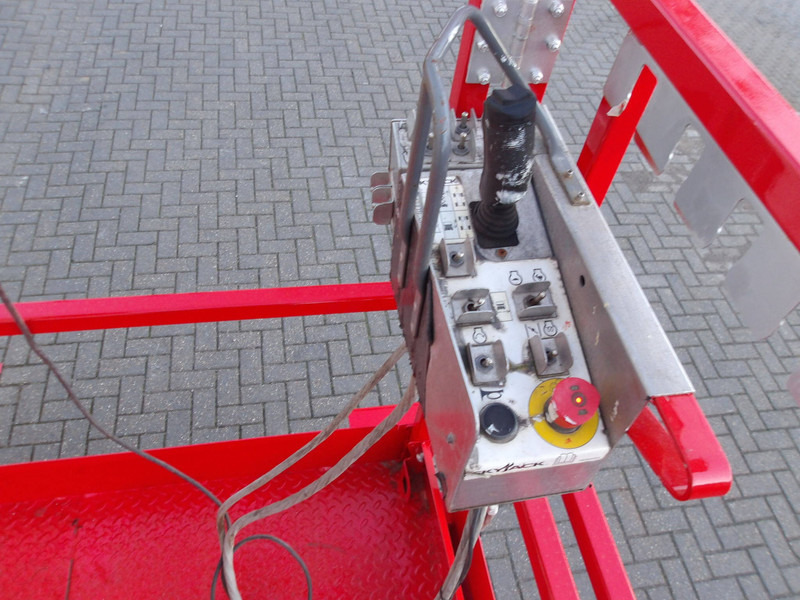 Skyjack SJ6832RT - Scissor lift: picture 4 Skyjack SJ6832RT - Scissor lift: picture 4