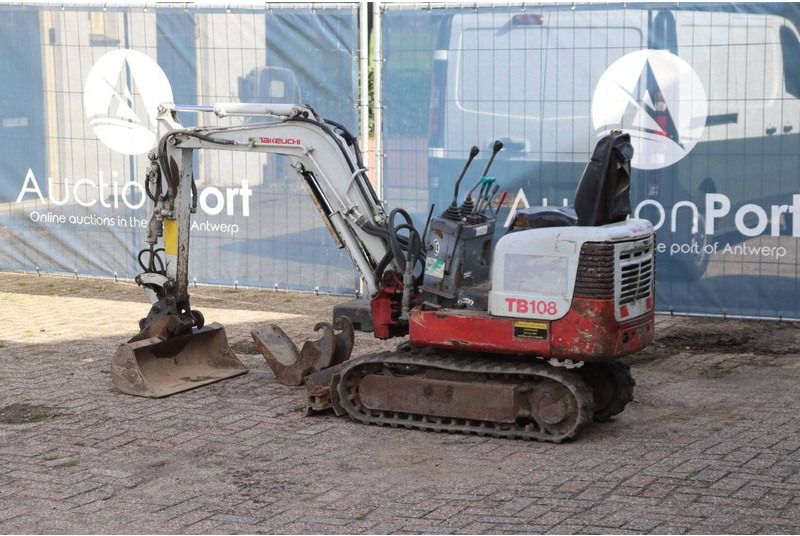 Takeuchi TB108 - Mini excavator: picture 3 Takeuchi TB108 - Mini excavator: picture 3