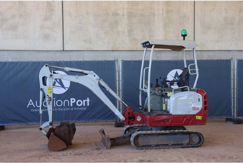 Takeuchi TB216 - Mini excavator: picture 1 Takeuchi TB216 - Mini excavator: picture 1