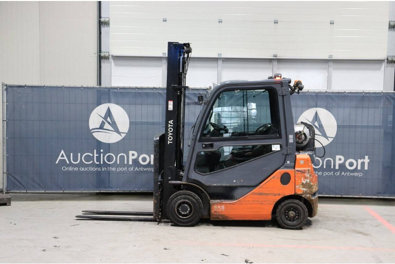 Toyota 02-8FGF18 - LPG forklift: picture 2 Toyota 02-8FGF18 - LPG forklift: picture 2