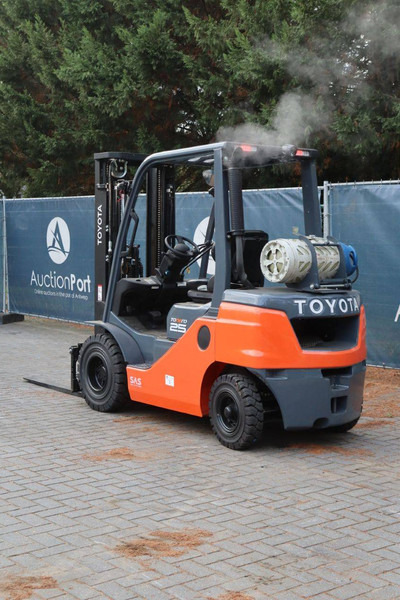 Toyota 02-8FGF25 - LPG forklift: picture 4 Toyota 02-8FGF25 - LPG forklift: picture 4