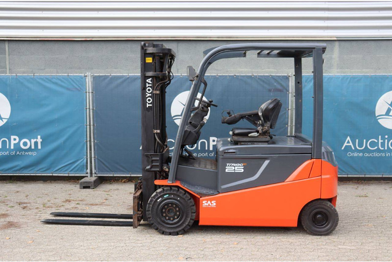Toyota 8FBMT25 - Electric forklift: picture 2 Toyota 8FBMT25 - Electric forklift: picture 2