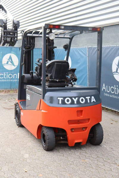 Toyota 8FBMT25 - Electric forklift: picture 4 Toyota 8FBMT25 - Electric forklift: picture 4