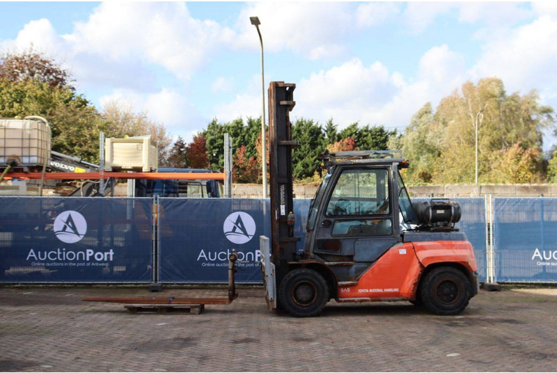 Toyota 8FG70N - LPG forklift: picture 2 Toyota 8FG70N - LPG forklift: picture 2