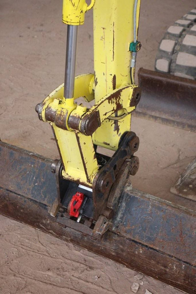 Crawler excavator Yanmar B25V: picture 17