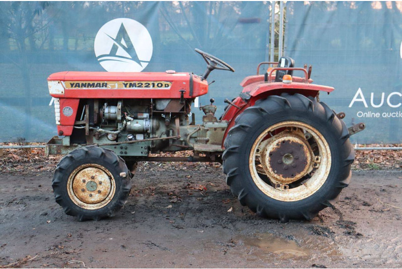 Yanmar YM2210d - Farm tractor: picture 2 Yanmar YM2210d - Farm tractor: picture 2