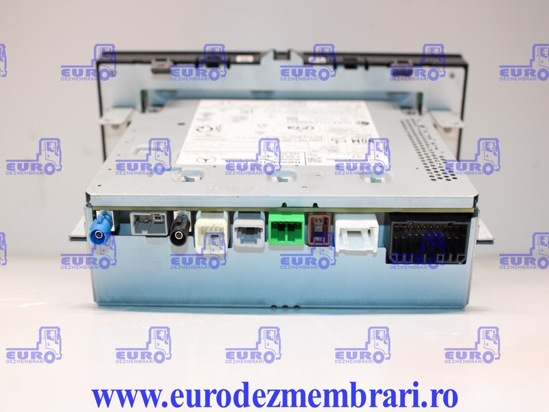 ELEMENT BORD UNITATE MULTIMEDIA MERCEDES ACTROS MP5 A0004469662 - Dashboard for Truck: picture 3 ELEMENT BORD UNITATE MULTIMEDIA MERCEDES ACTROS MP5 A0004469662 - Dashboard for Truck: picture 3