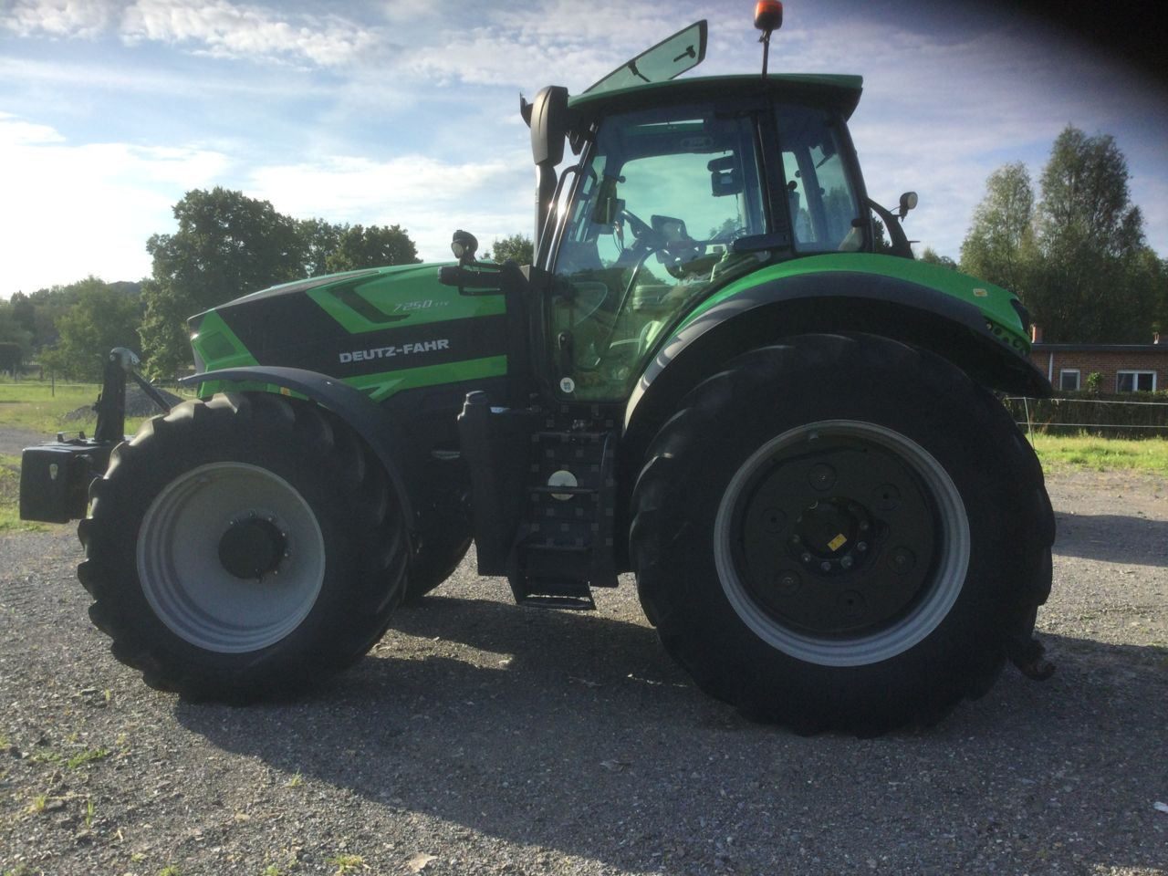 Deutz-Fahr AGROTRON 7250 TTV - Farm tractor: picture 2 Deutz-Fahr AGROTRON 7250 TTV - Farm tractor: picture 2