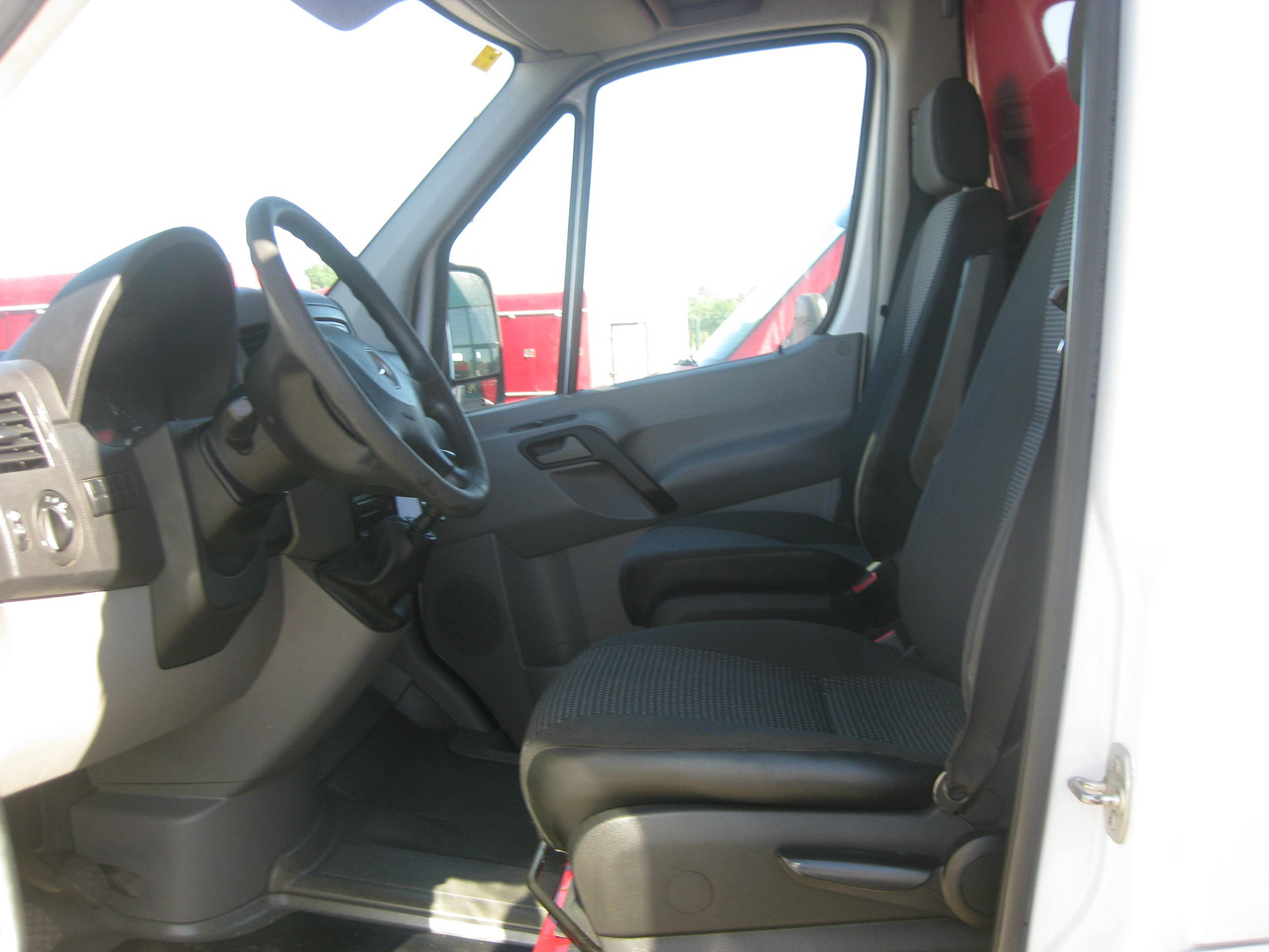 FRIGORÍFICO MERCEDES 313CDI - Refrigerated delivery van: picture 3 FRIGORÍFICO MERCEDES 313CDI - Refrigerated delivery van: picture 3
