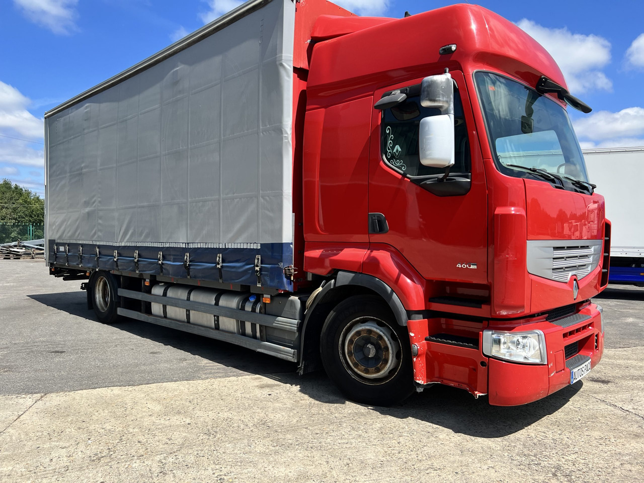 RENAULT 450 CON UNA TAULINER - Curtainsider truck: picture 5 RENAULT 450 CON UNA TAULINER - Curtainsider truck: picture 5