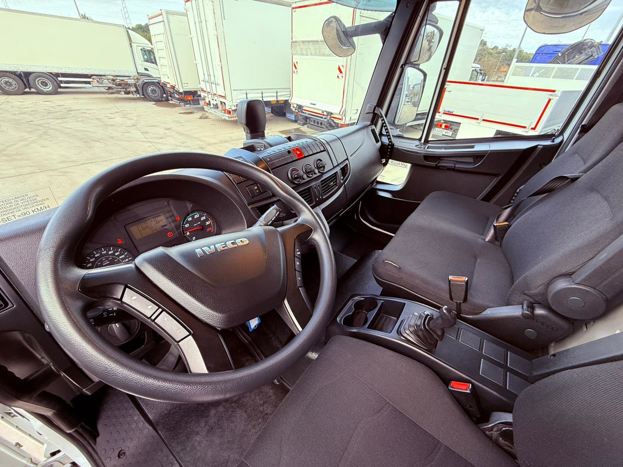 IVECO ML120E22 Eurocargo E6 (Tauliner) - Curtainsider truck: picture 4 IVECO ML120E22 Eurocargo E6 (Tauliner) - Curtainsider truck: picture 4