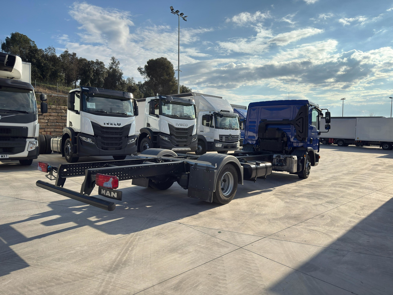 MAN 12.190 BL TGL E6 (Chassis) - Cab chassis truck: picture 4 MAN 12.190 BL TGL E6 (Chassis) - Cab chassis truck: picture 4