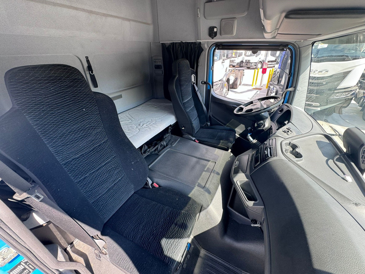 MERCEDES BENZ 13.30L Atego E6 (Tauliner) leasing MERCEDES BENZ 13.30L Atego E6 (Tauliner): picture 9