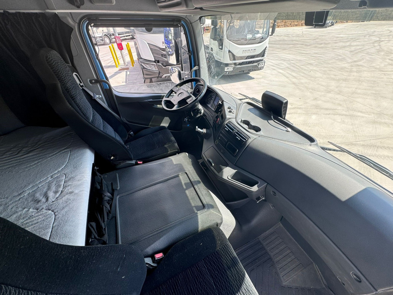 MERCEDES BENZ 13.30L Atego E6 (Tauliner) leasing MERCEDES BENZ 13.30L Atego E6 (Tauliner): picture 8