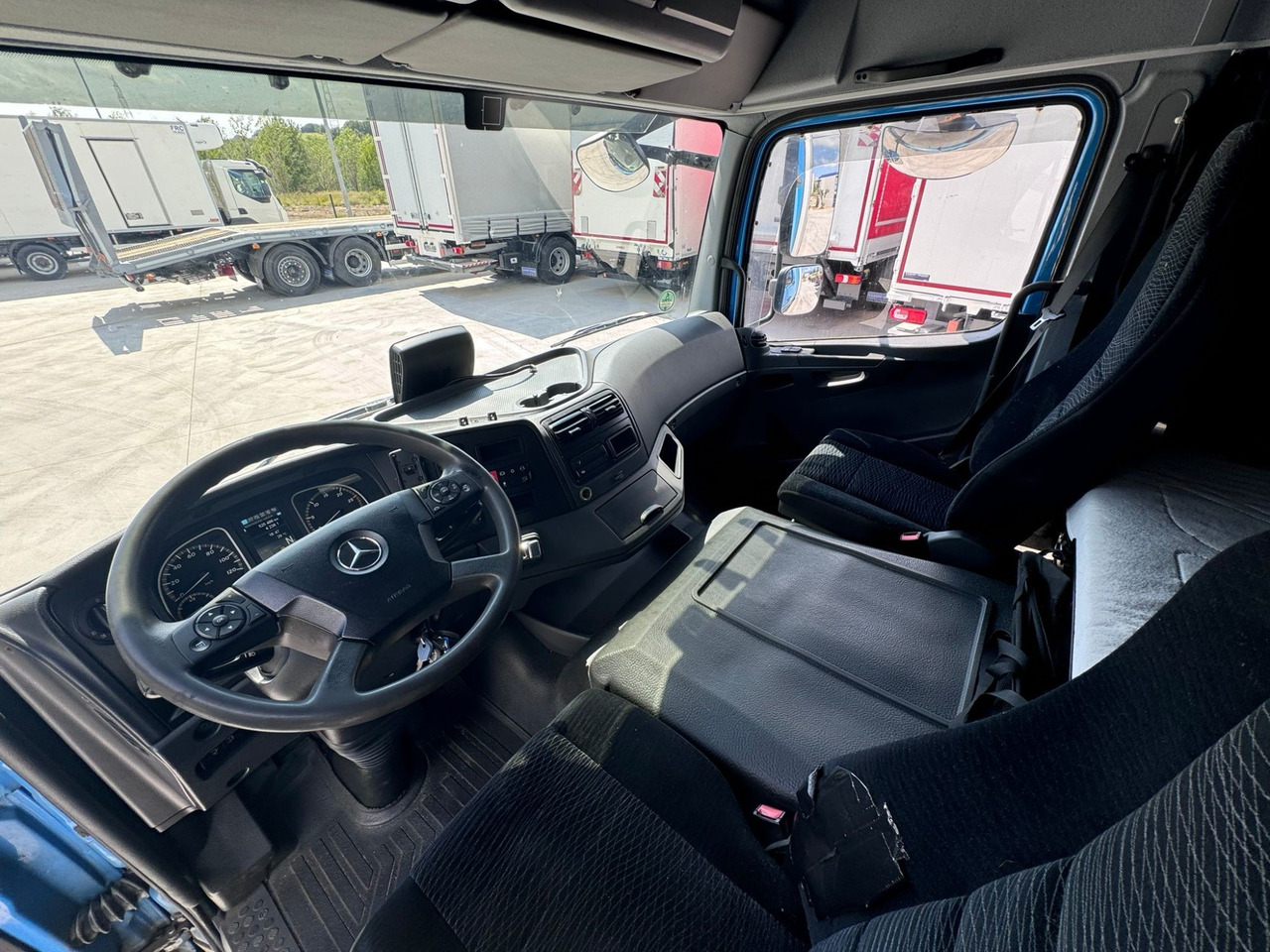 MERCEDES BENZ 13.30L Atego E6 (Tauliner) leasing MERCEDES BENZ 13.30L Atego E6 (Tauliner): picture 6