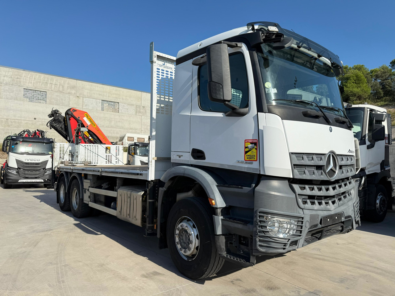 MERCEDES BENZ 26.36 Arocs E6 (Platform and Crane) - Dropside/ Flatbed truck, Crane truck: picture 1 MERCEDES BENZ 26.36 Arocs E6 (Platform and Crane) - Dropside/ Flatbed truck, Crane truck: picture 1