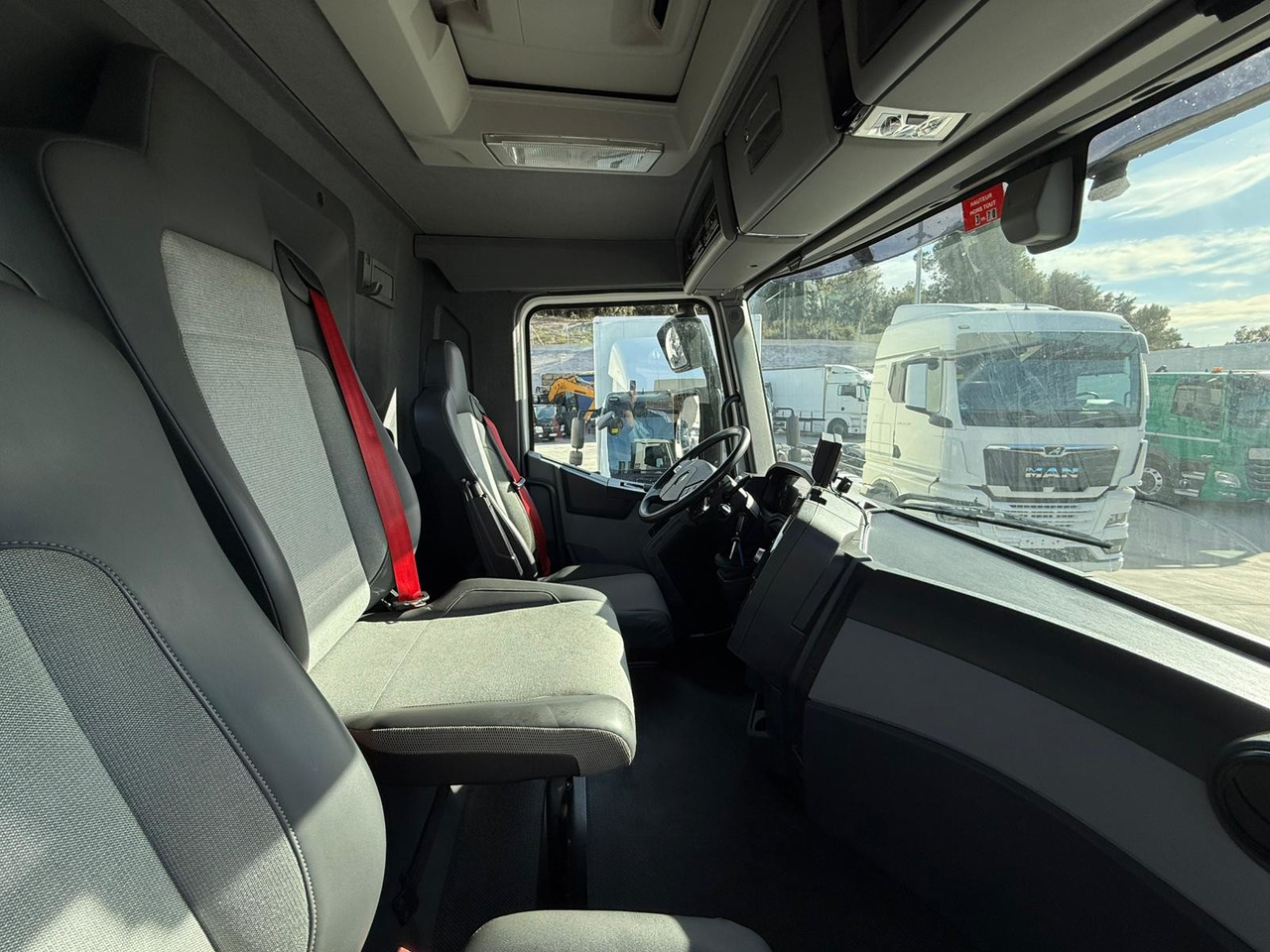 Cab chassis truck RENAULT C380.26 E6 (Chassis): picture 8 Cab chassis truck RENAULT C380.26 E6 (Chassis): picture 8