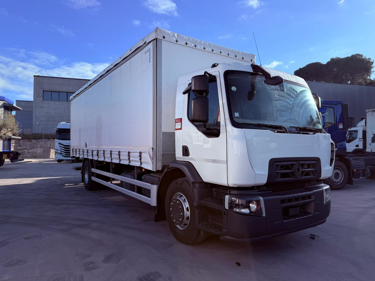 RENAULT D19.280 E6 (Tauliner) - Curtainsider truck: picture 2 RENAULT D19.280 E6 (Tauliner) - Curtainsider truck: picture 2