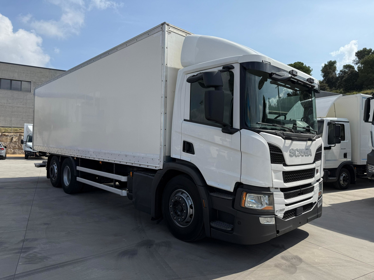 SCANIA P360 E6 (VAN) - Box truck: picture 2 SCANIA P360 E6 (VAN) - Box truck: picture 2