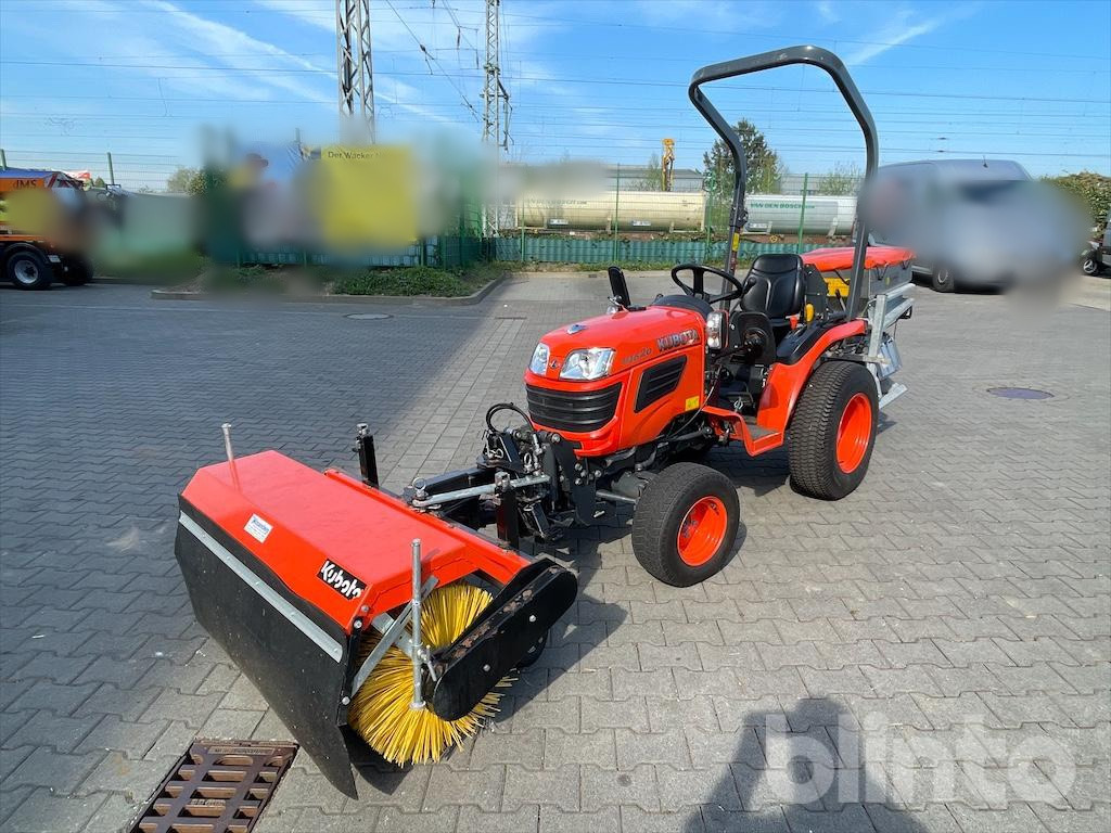 2012 KUBOTA B1620 + Bürste + Streuer - Municipal tractor: picture 1 2012 KUBOTA B1620 + Bürste + Streuer - Municipal tractor: picture 1
