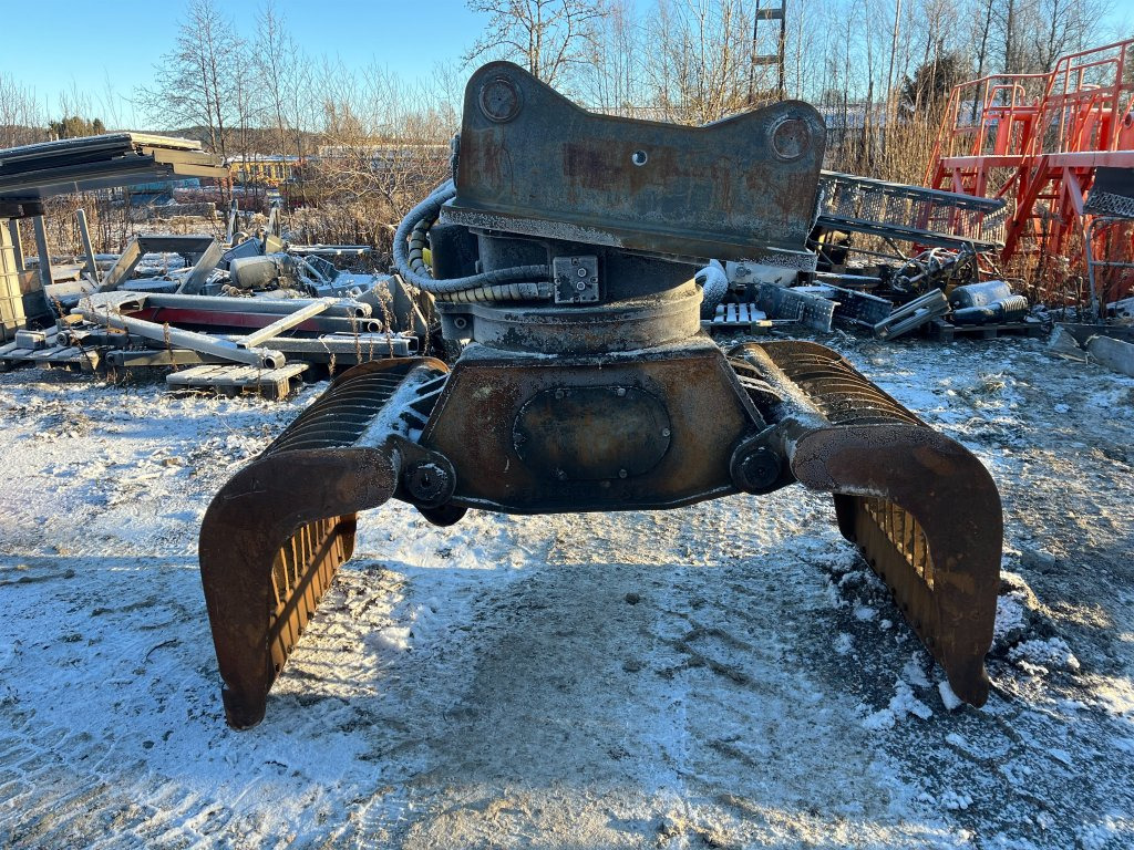 Caterpillar Oilquick - Grapple: picture 1 Caterpillar Oilquick - Grapple: picture 1