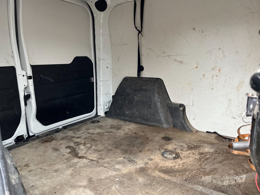 Commercial vehicle FIAT DOBLO: picture 47