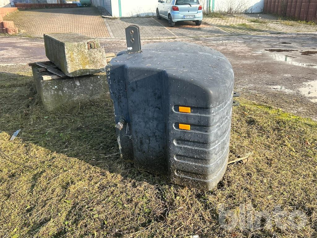 / Frontgewicht 2000 kg - Counterweight: picture 2 / Frontgewicht 2000 kg - Counterweight: picture 2