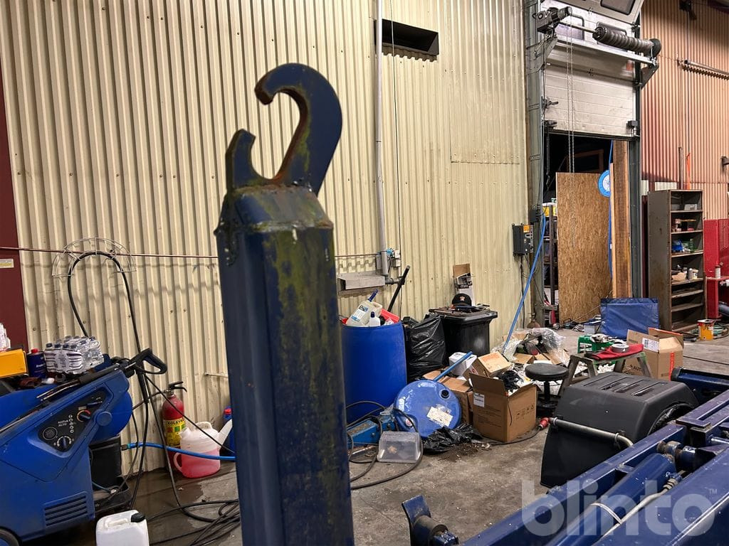 Hook lift truck IVECO 65C15: picture 29