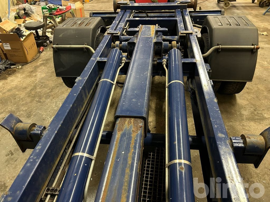 Hook lift truck IVECO 65C15: picture 30