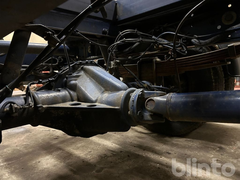 Hook lift truck IVECO 65C15: picture 38