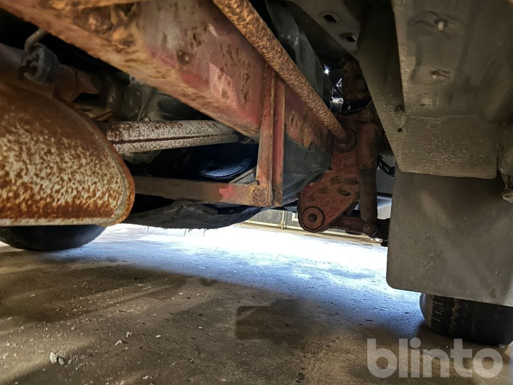 Hook lift truck IVECO 65C15: picture 34