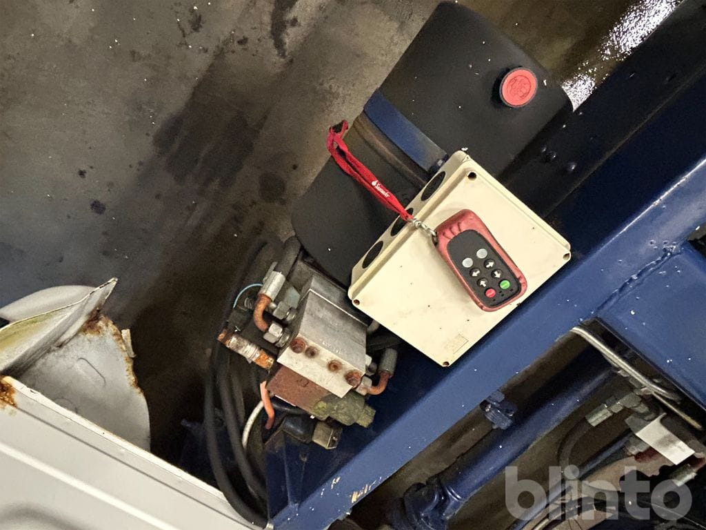 Hook lift truck IVECO 65C15: picture 7