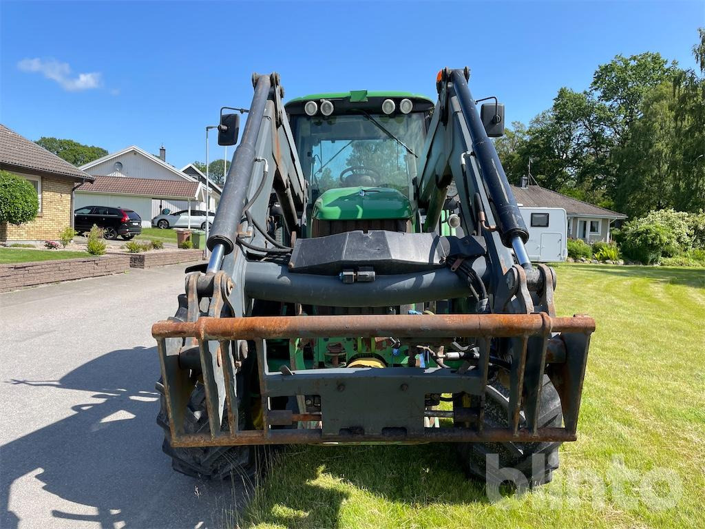 JOHN DEERE 6830 premium - Farm tractor: picture 3 JOHN DEERE 6830 premium - Farm tractor: picture 3