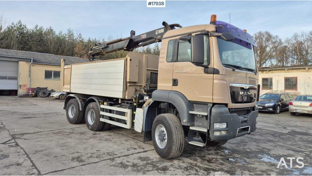 MAN TGS 33.400 (2009) - Tipper, Crane truck: picture 2 MAN TGS 33.400 (2009) - Tipper, Crane truck: picture 2