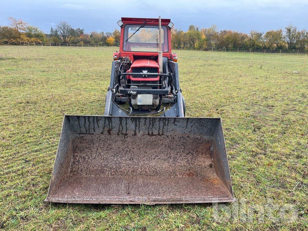 MASSEY-FERGUSSON 135 - Farm tractor: picture 2 MASSEY-FERGUSSON 135 - Farm tractor: picture 2