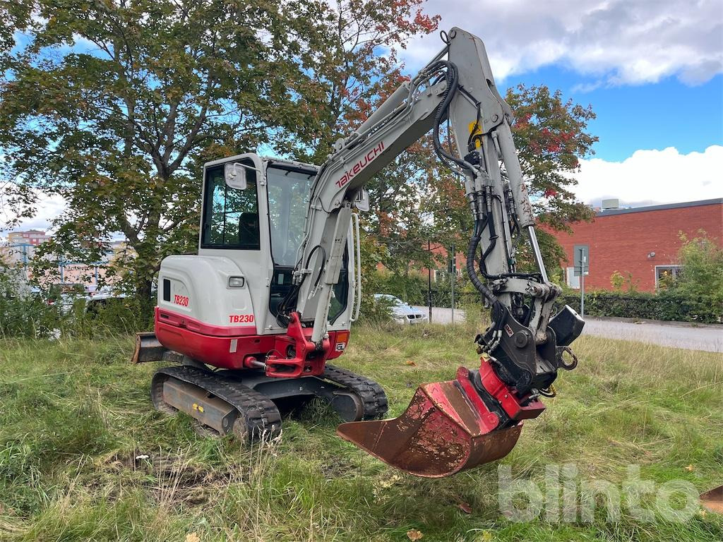 Minigrävare Takeuchi TB 230 med rototilt samt 2 skopor - Crawler excavator: picture 3 Minigrävare Takeuchi TB 230 med rototilt samt 2 skopor - Crawler excavator: picture 3