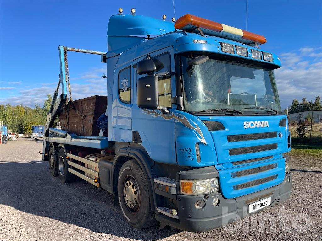 SCANIA P420 LB6X2 4HNB - Skip loader truck: picture 2 SCANIA P420 LB6X2 4HNB - Skip loader truck: picture 2