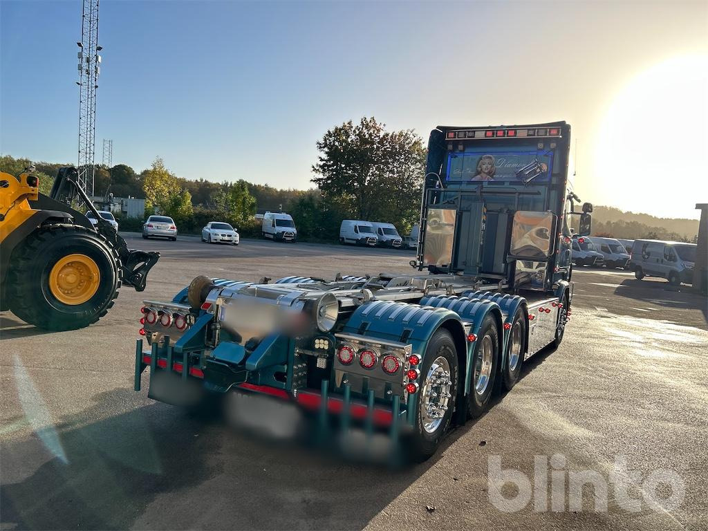 SCANIA R560LB 8X4 med HIAB 24T krok - Hook lift truck: picture 4 SCANIA R560LB 8X4 med HIAB 24T krok - Hook lift truck: picture 4