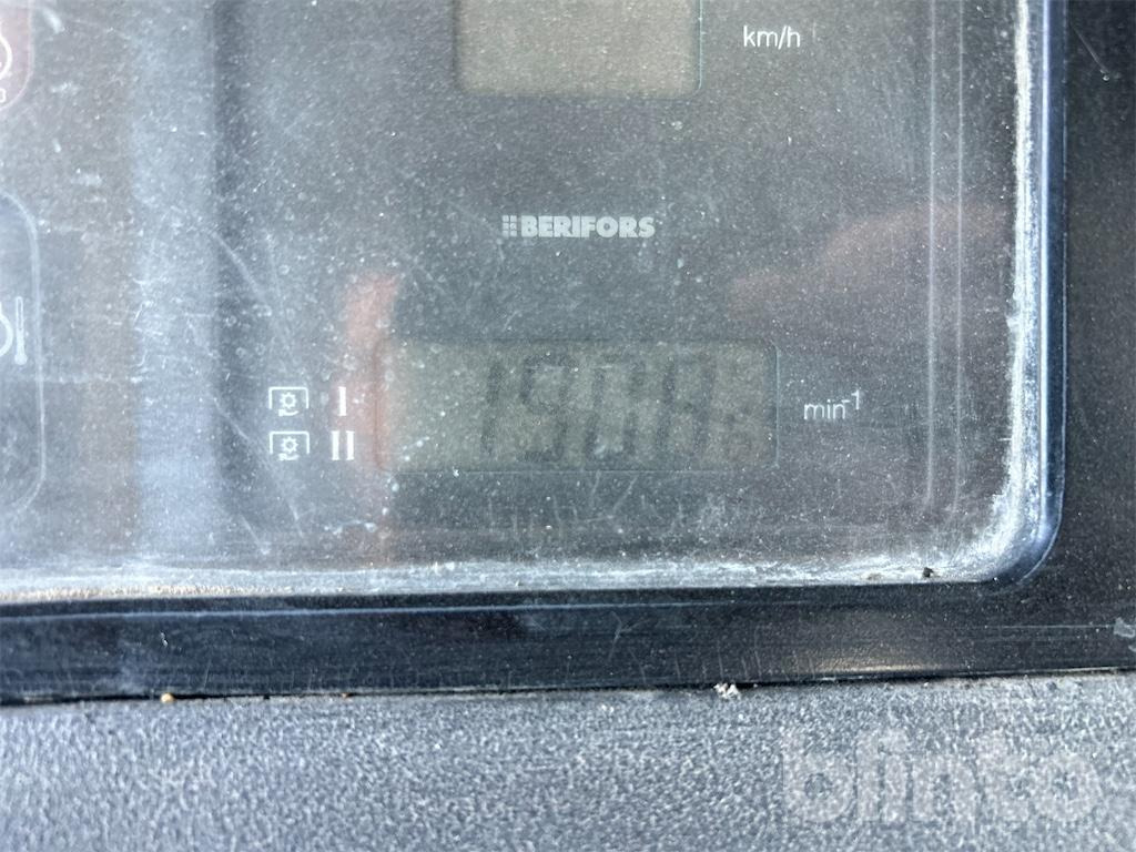 Steyr 9094 mit Hauer Frontlader - Farm tractor: picture 5 Steyr 9094 mit Hauer Frontlader - Farm tractor: picture 5