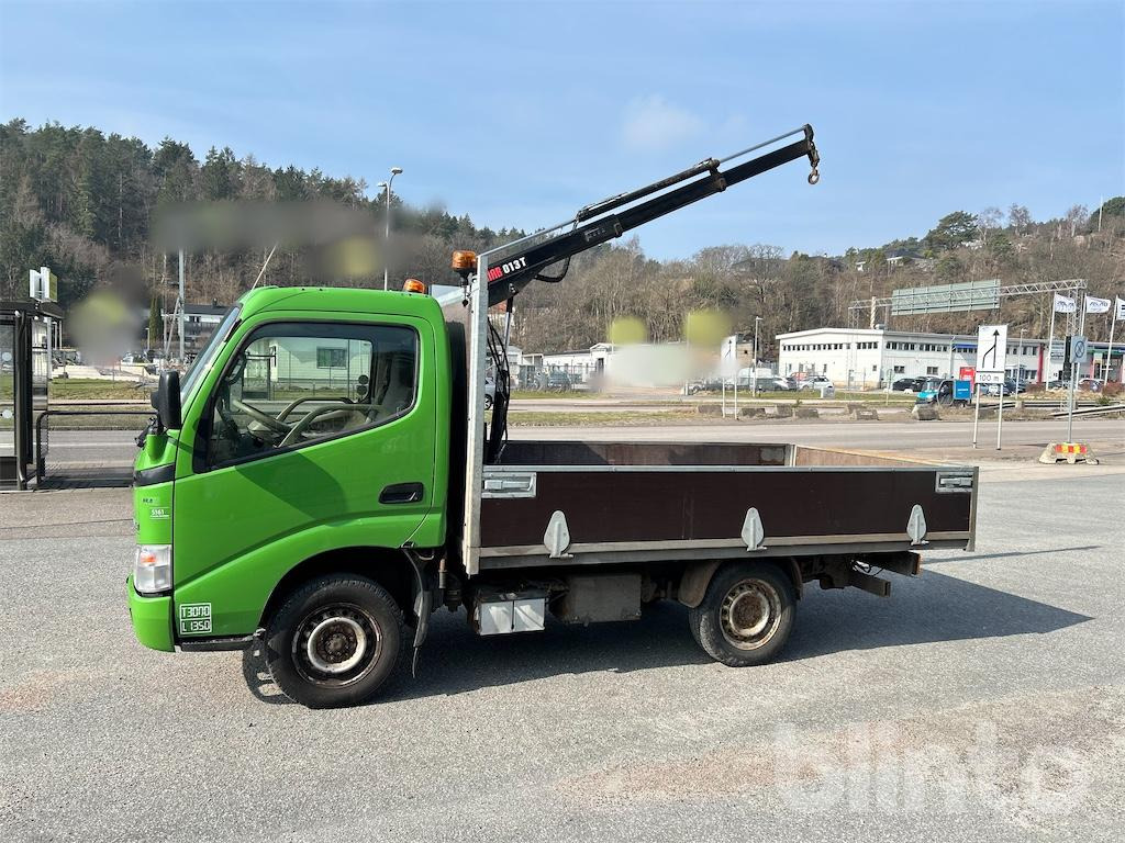 Toyota Dyna 100 2,5 TD - Dropside/ Flatbed truck, Crane truck: picture 1 Toyota Dyna 100 2,5 TD - Dropside/ Flatbed truck, Crane truck: picture 1