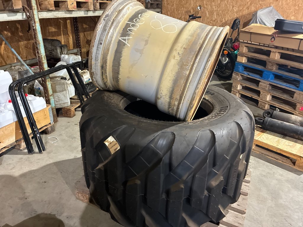 Trelleborg 710/40-24.5 - Tire for Forestry equipment: picture 1 Trelleborg 710/40-24.5 - Tire for Forestry equipment: picture 1
