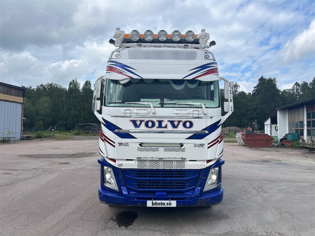 VOLVO FH 6*4 - Timber truck, Crane truck: picture 3 VOLVO FH 6*4 - Timber truck, Crane truck: picture 3