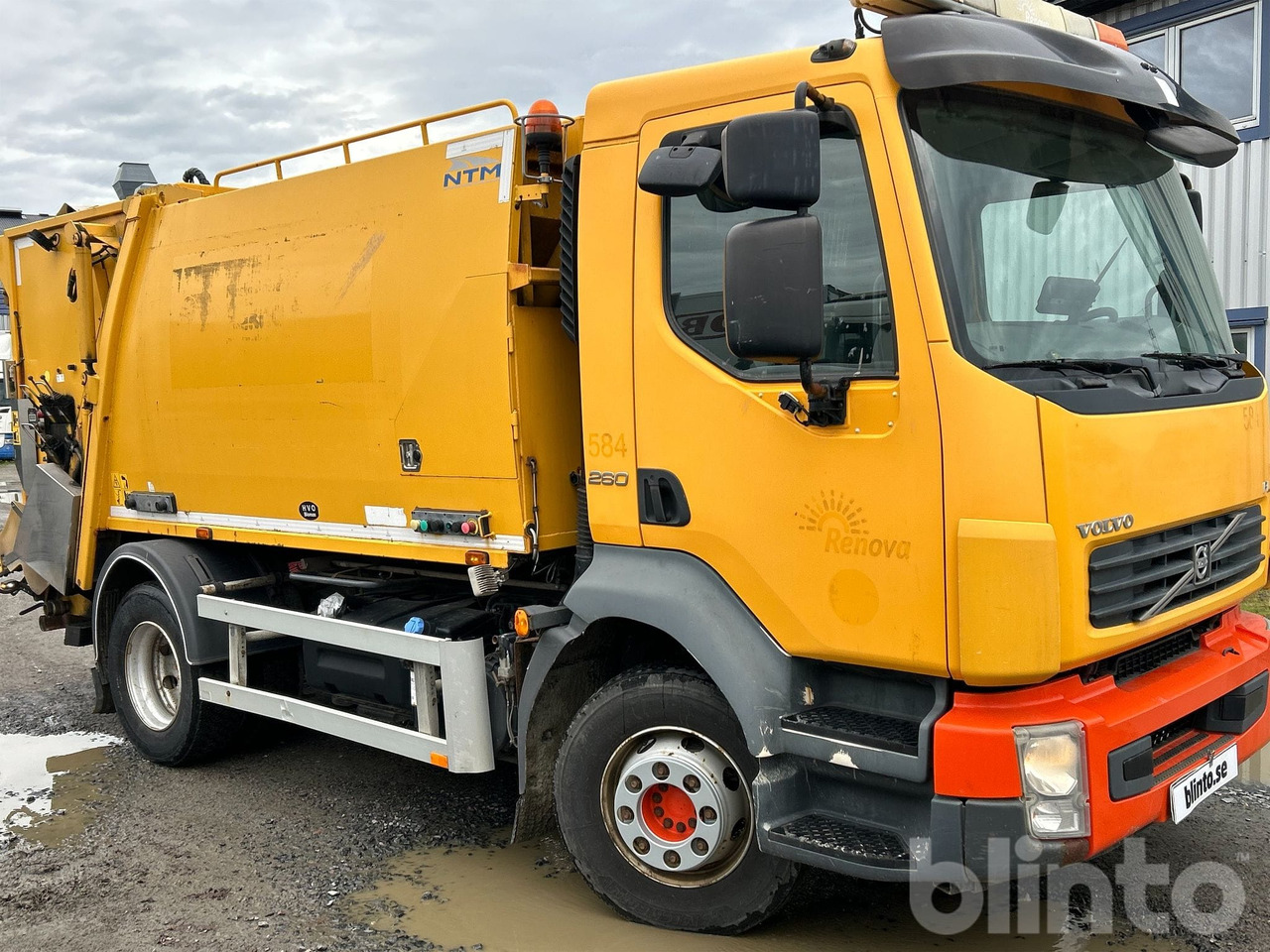 VOLVO FL 4X2 - Garbage truck: picture 3 VOLVO FL 4X2 - Garbage truck: picture 3