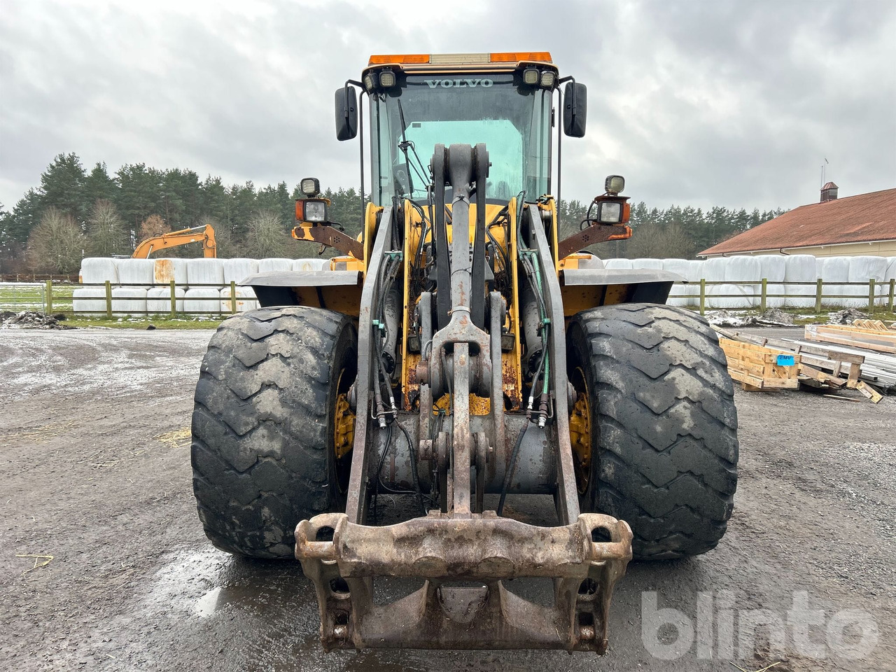 Volvo L110F - Wheel loader: picture 3 Volvo L110F - Wheel loader: picture 3