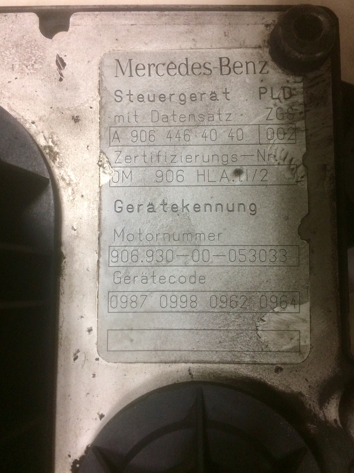 CENTRALINA MOTORE MERCEDES OM906HLA.II/2 - VAR. 906.930 - Rif. A9064464040 - ECU: picture 2 CENTRALINA MOTORE MERCEDES OM906HLA.II/2 - VAR. 906.930 - Rif. A9064464040 - ECU: picture 2