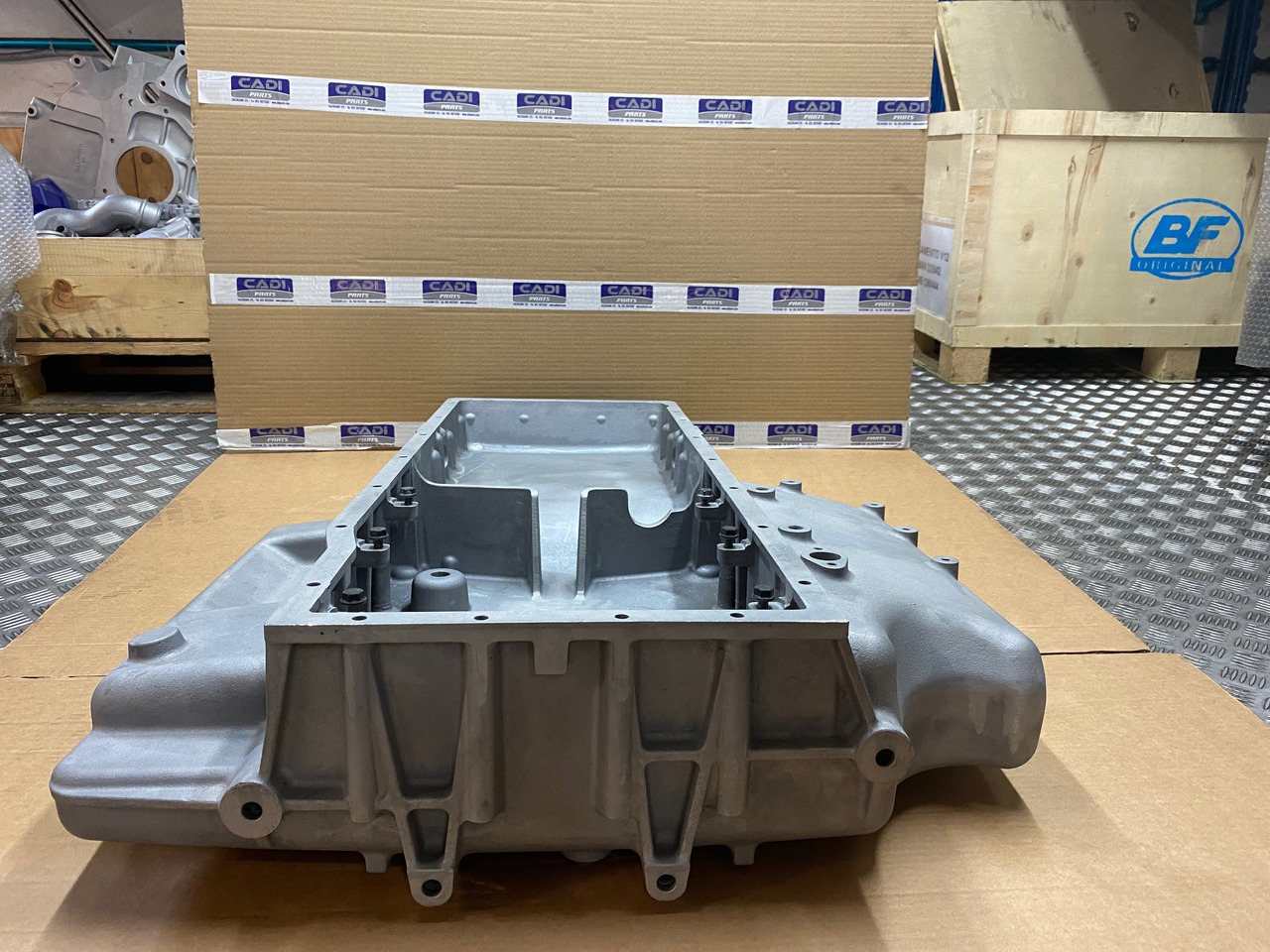 COPPA OLIO MOTORE BUS - 51058015764 - MAN D2066LOH26 - D2676LOH - Oil pan for Bus: picture 1 COPPA OLIO MOTORE BUS - 51058015764 - MAN D2066LOH26 - D2676LOH - Oil pan for Bus: picture 1